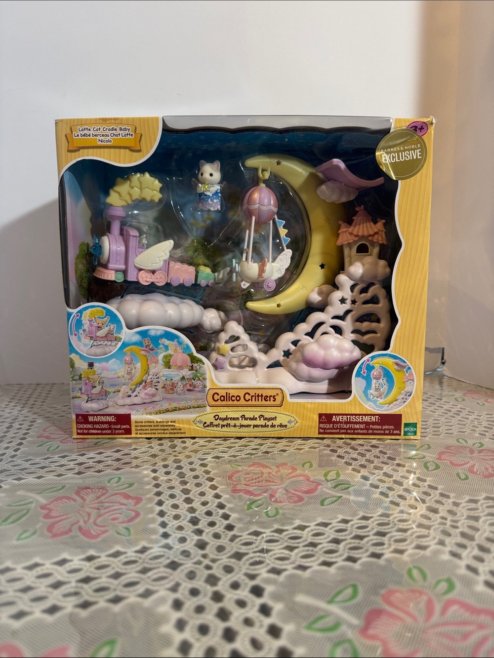 Sylvanian Families Daydream Parade Playset #5816 NEW Cute Figures & Accessory